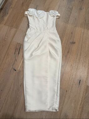 Elegant Strapless Cream Midi Dress with Rose Detail